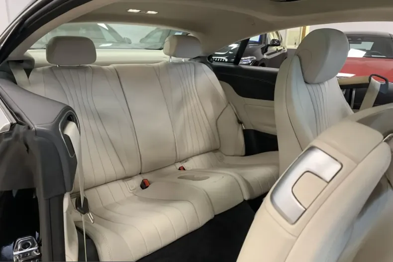 Mercedes-Benz E 220 (Clasa E) din 2022 cu 48.232 km - oferta MER260858 - foto 15