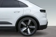 Porsche Macan din 2024 cu 42.300 km - oferta POR260888 - foto 26