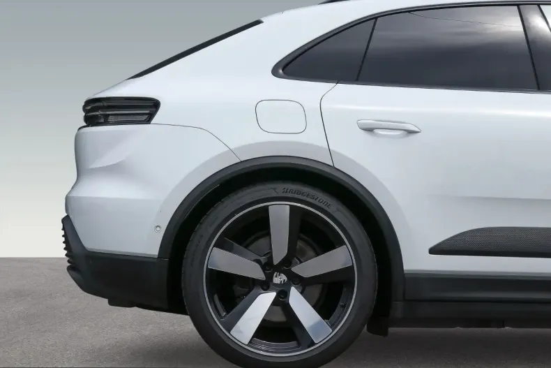 Porsche Macan din 2024 cu 42.300 km - oferta POR260888 - foto 27