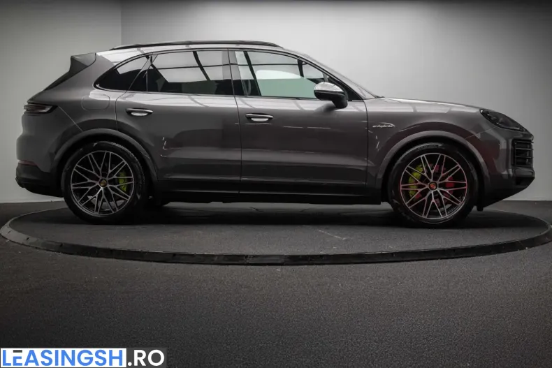 Porsche Cayenne din 2024 cu 39.950 km - oferta POR260909 - foto 4