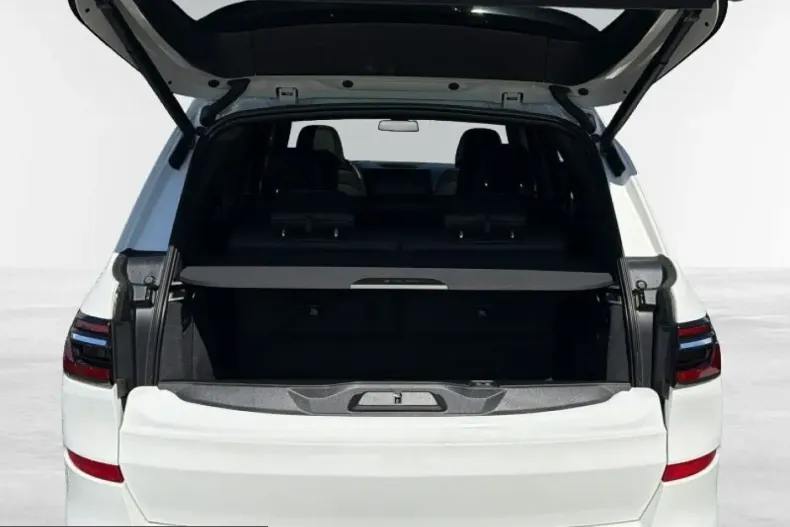 BMW X7 (Seria X) din 2023 cu 73.778 km - oferta BMW260927 - foto 6
