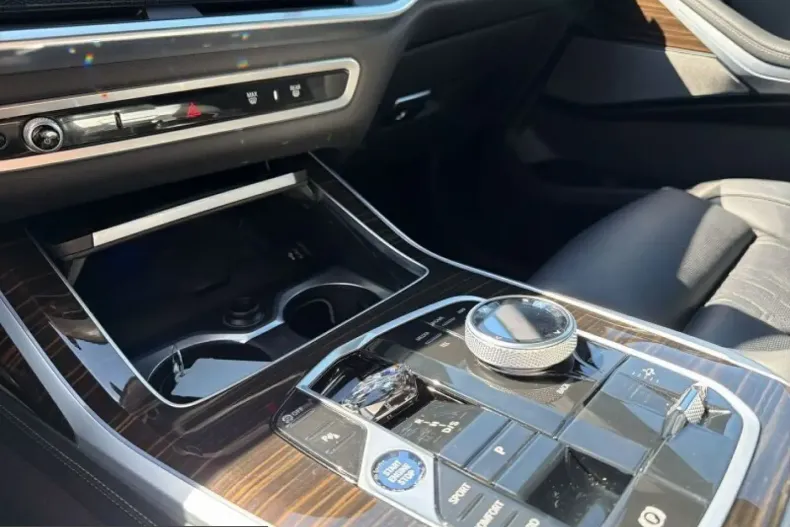 BMW X7 (Seria X) din 2023 cu 73.778 km - oferta BMW260927 - foto 13
