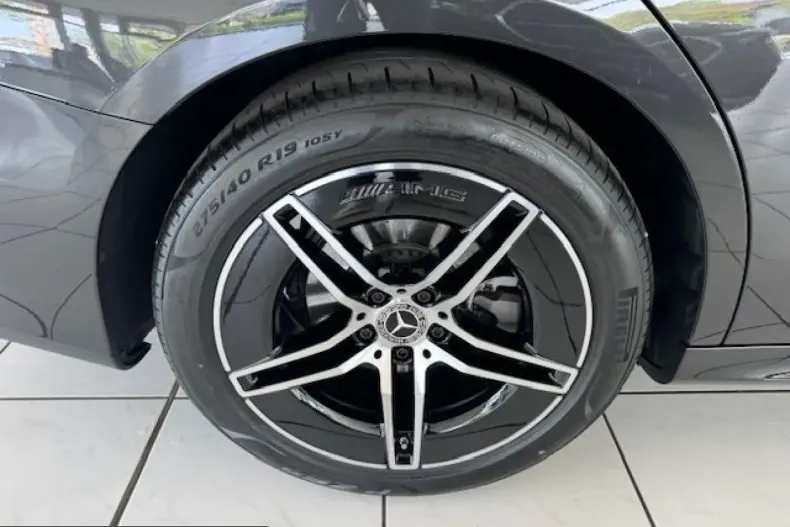 Mercedes-Benz E 200 (Clasa E) din 2025 cu 25.678 km - oferta MER260984 - foto 4