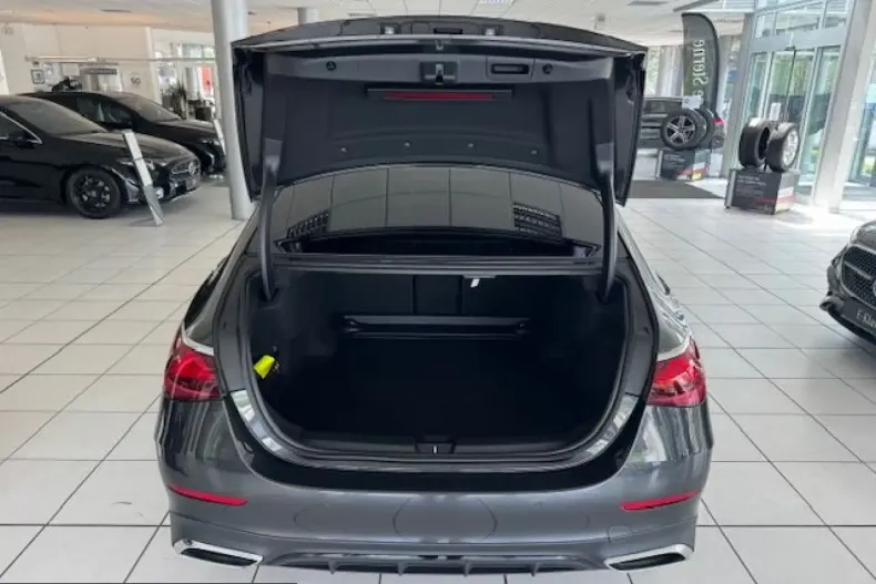 Mercedes-Benz E 200 (Clasa E) din 2025 cu 25.678 km - oferta MER260984 - foto 7