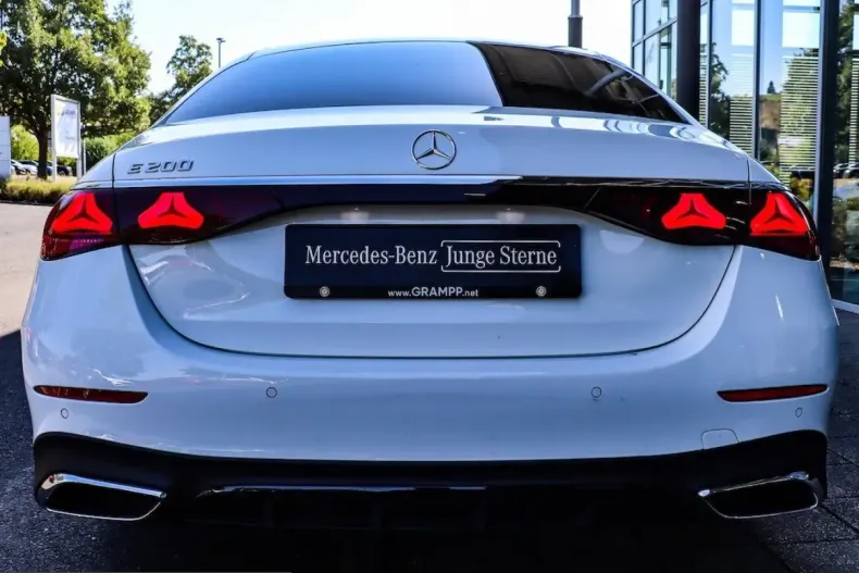Mercedes-Benz E 200 (Clasa E) din 2025 cu 27.400 km - oferta MER260988 - foto 4