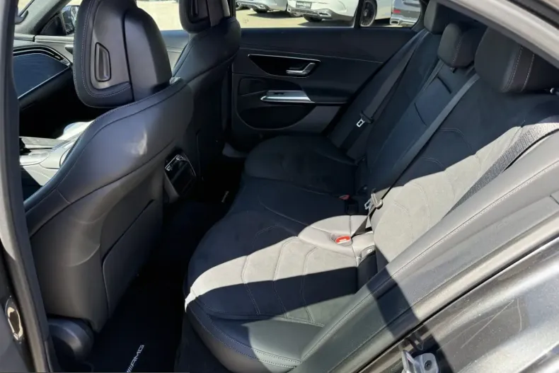 Mercedes-Benz E 200 (Clasa E) din 2025 cu 25.897 km - oferta MER260989 - foto 9