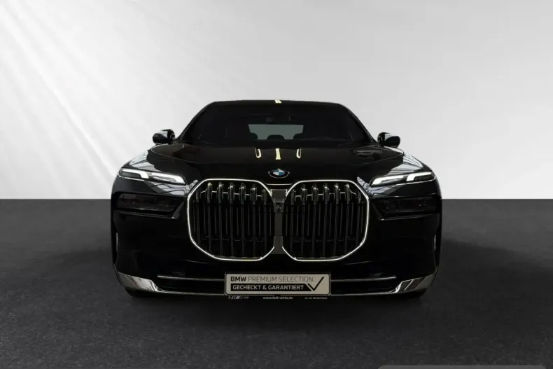 BMW 740 (Seria 7) din 2024 cu 39.998 km - oferta BMW261000 - foto 1