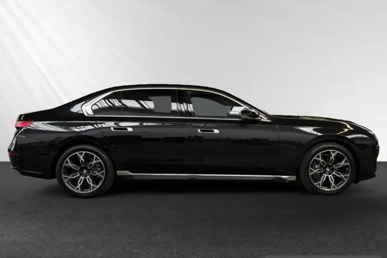 BMW 740 (Seria 7) din 2024 cu 39.998 km - oferta BMW261000 - foto 2