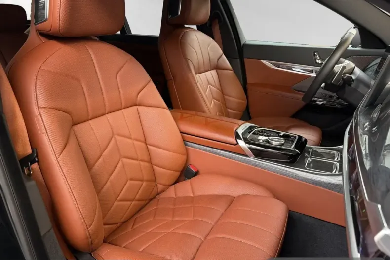 BMW 740 (Seria 7) din 2024 cu 39.998 km - oferta BMW261000 - foto 6