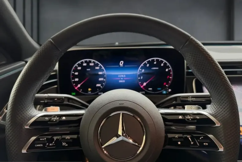 Mercedes-Benz E 200 (Clasa E) din 2025 cu 26.628 km - oferta MER261034 - foto 8