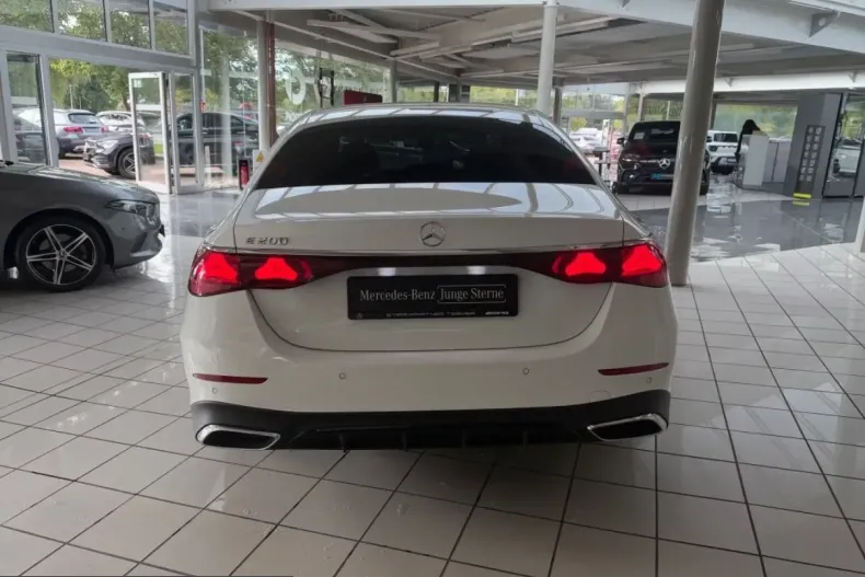 Mercedes-Benz E 200 (Clasa E) din 2025 cu 26.628 km - oferta MER261034 - foto 22