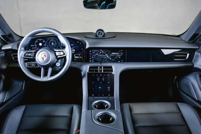 Porsche Taycan din 2023 cu 16.900 km - oferta POR261043 - foto 16