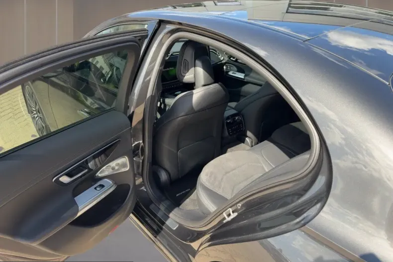 Mercedes-Benz E 450 (Clasa E) din 2025 cu 20.945 km - oferta MER261051 - foto 7