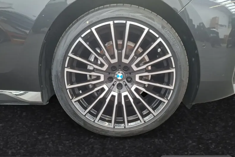 BMW 740 (Seria 7) din 2025 cu 34.750 km - oferta BMW261063 - foto 4