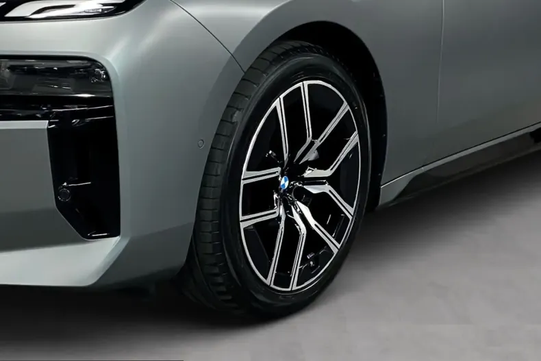 BMW 740 (Seria 7) din 2023 cu 47.804 km - oferta BMW261064 - foto 6