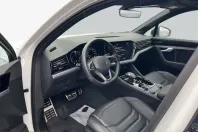 Volkswagen Touareg din 2024 cu 14.484 km - oferta VOL261076 - foto 8