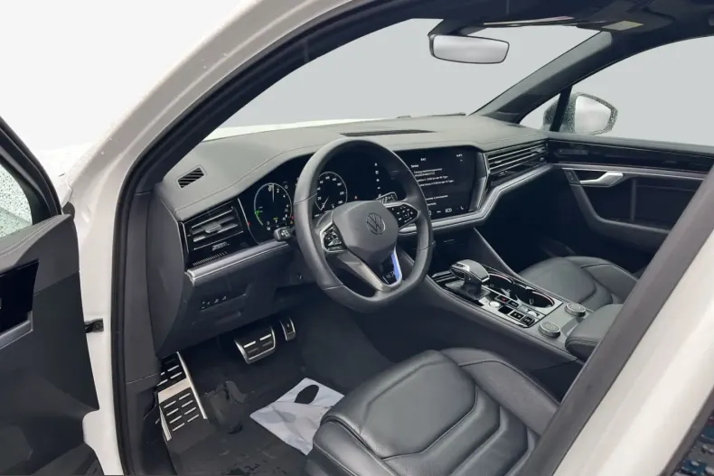 Volkswagen Touareg din 2024 cu 14.484 km - oferta VOL261076 - foto 8