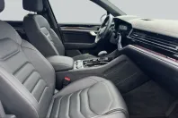 Volkswagen Touareg din 2024 cu 14.484 km - oferta VOL261076 - foto 14