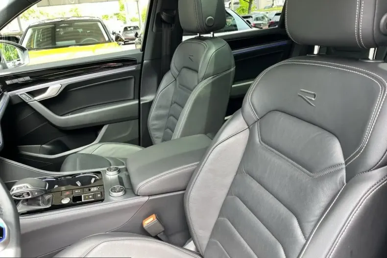 Volkswagen Touareg din 2024 cu 29.950 km - oferta VOL261078 - foto 17