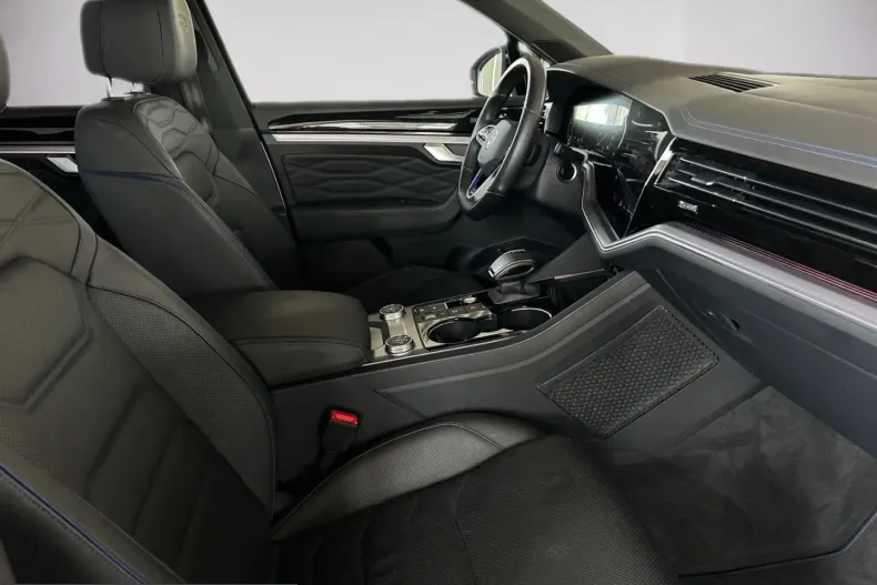 Volkswagen Touareg din 2022 cu 45.480 km - oferta VOL261080 - foto 9