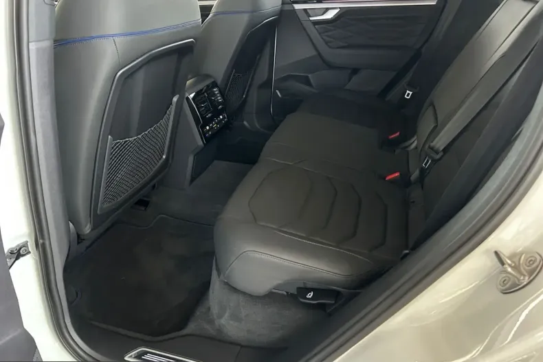 Volkswagen Touareg din 2022 cu 45.480 km - oferta VOL261080 - foto 16