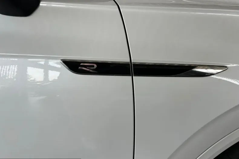 Volkswagen Touareg din 2022 cu 45.480 km - oferta VOL261080 - foto 19