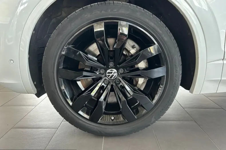 Volkswagen Touareg din 2022 cu 45.480 km - oferta VOL261080 - foto 20