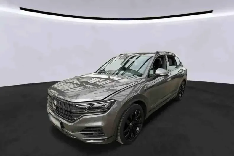 Volkswagen Touareg din 2023 cu 47.639 km - oferta VOL261082 - foto 1