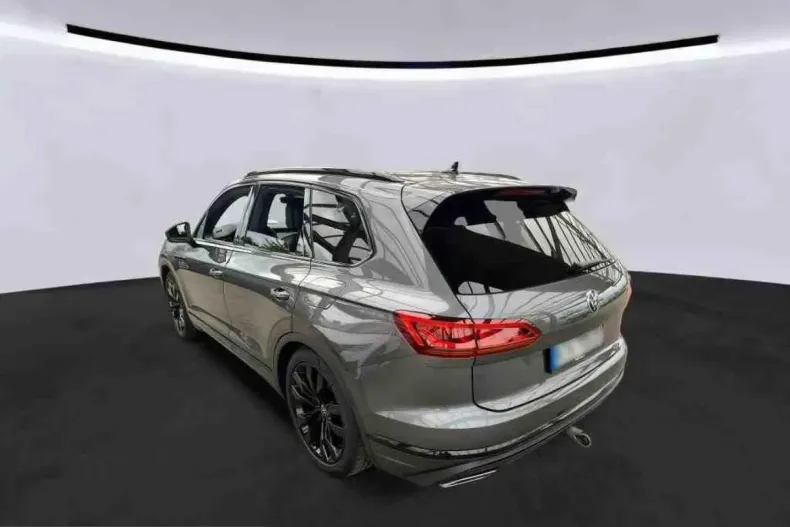 Volkswagen Touareg din 2023 cu 47.639 km - oferta VOL261082 - foto 4