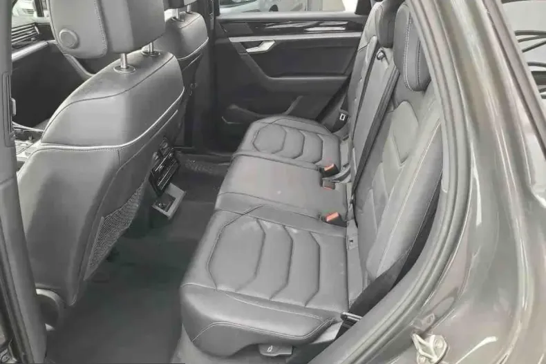 Volkswagen Touareg din 2023 cu 47.639 km - oferta VOL261082 - foto 7