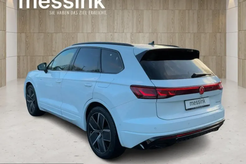 Volkswagen Touareg din 2024 cu 22.896 km - oferta VOL261083 - foto 2