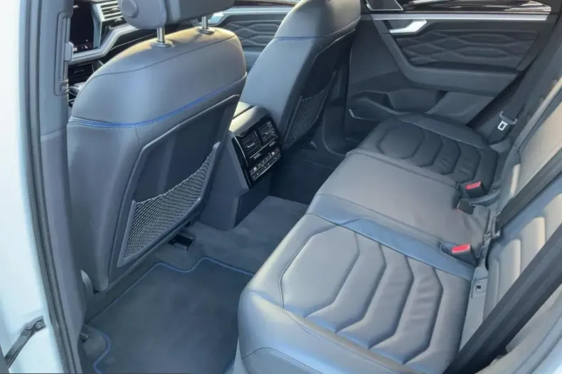 Volkswagen Touareg din 2024 cu 22.896 km - oferta VOL261083 - foto 7