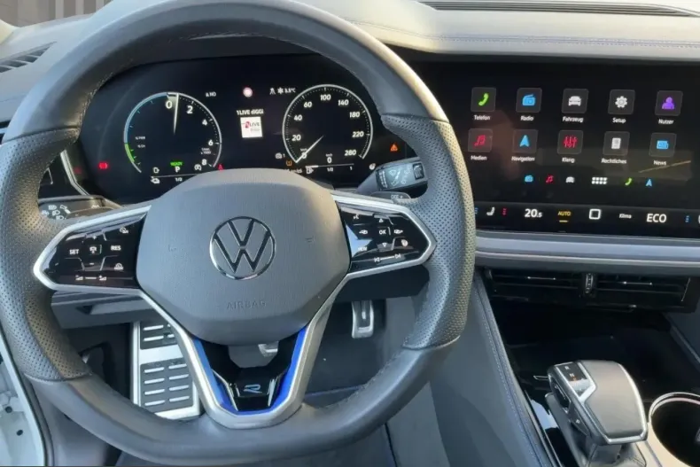 Volkswagen Touareg din 2024 cu 22.896 km - oferta VOL261083 - foto 9