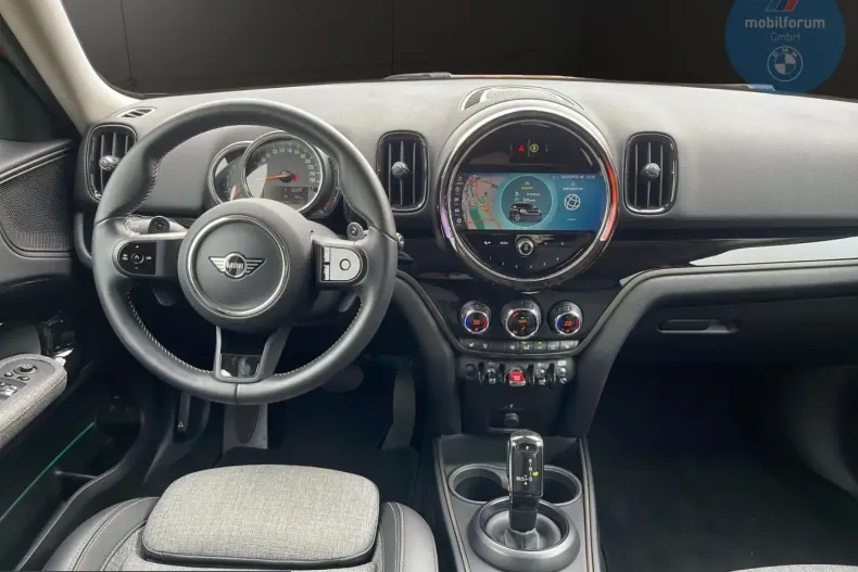 MINI Countryman din 2024 cu 8.497 km - oferta MIN261121 - foto 9