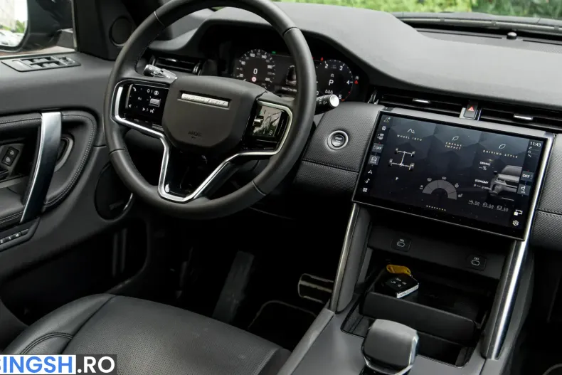 Land Rover Discovery Sport din 2025 cu 6.500 km - oferta LAN261143 - foto 30