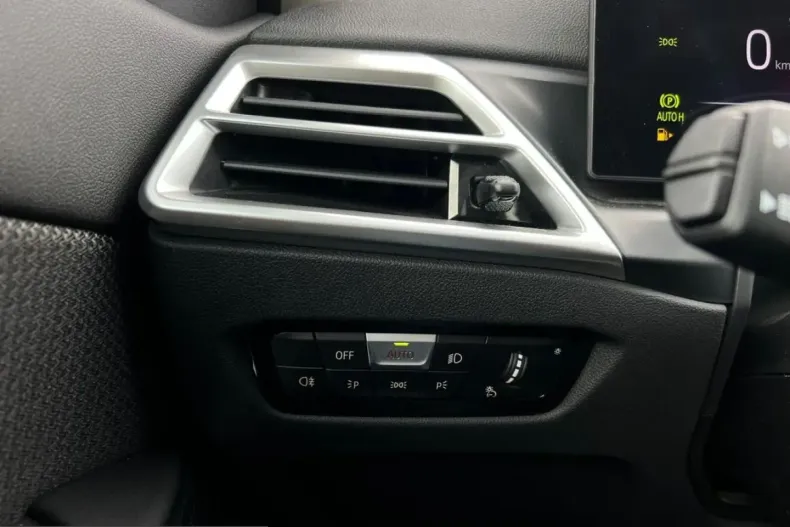 BMW 318 (Seria 3) din 2025 cu 9.338 km - oferta BMW261144 - foto 22