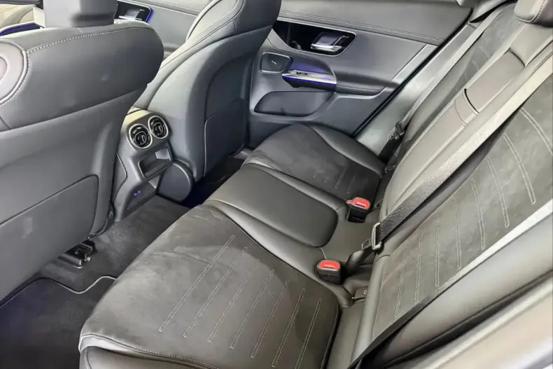 Mercedes-Benz GLC 200 (Clasa GLC) din 2024 cu 14.900 km - oferta MER261146 - foto 5