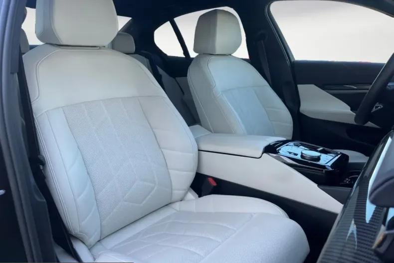 BMW 520 (Seria 5) din 2025 cu 24.990 km - oferta BMW261178 - foto 15