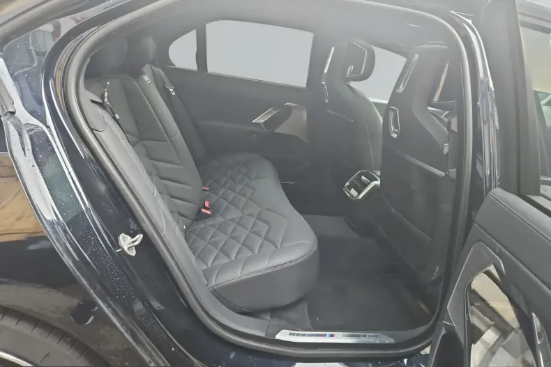 BMW 740 (Seria 7) din 2025 cu 20.919 km - oferta BMW261179 - foto 10