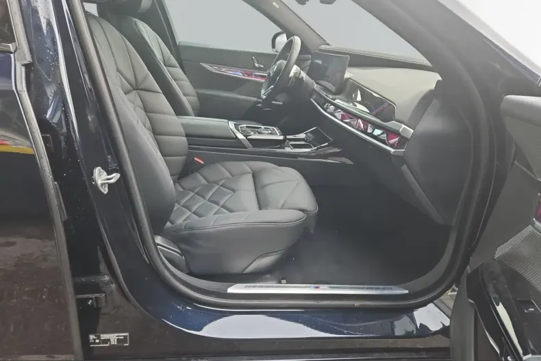 BMW 740 (Seria 7) din 2025 cu 20.919 km - oferta BMW261179 - foto 11