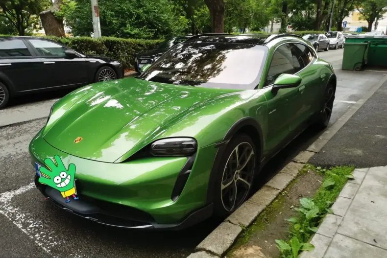 Porsche Taycan din 2022 cu 26.900 km - oferta POR261252 - foto 1