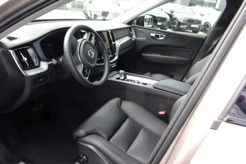 Volvo XC60 din 2023 cu 43.000 km - oferta VOL261259 - foto 4