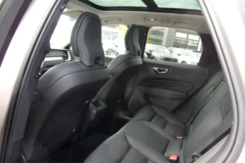 Volvo XC60 din 2023 cu 43.000 km - oferta VOL261259 - foto 5