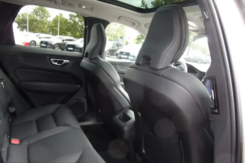 Volvo XC60 din 2023 cu 43.000 km - oferta VOL261259 - foto 11
