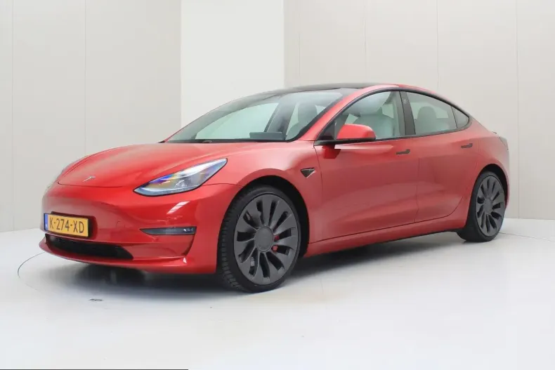Tesla Model 3 din 2021 cu 95.528 km - oferta TES261281 - foto 1