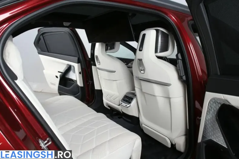 BMW i7 (Seria 7) din 2025 cu 3.300 km - oferta BMW261282 - foto 2