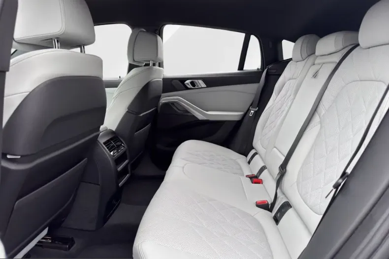 BMW X6 (Seria X) din 2023 cu 71.348 km - oferta BMW261312 - foto 12