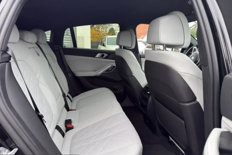 BMW X6 (Seria X) din 2023 cu 71.348 km - oferta BMW261312 - foto 15