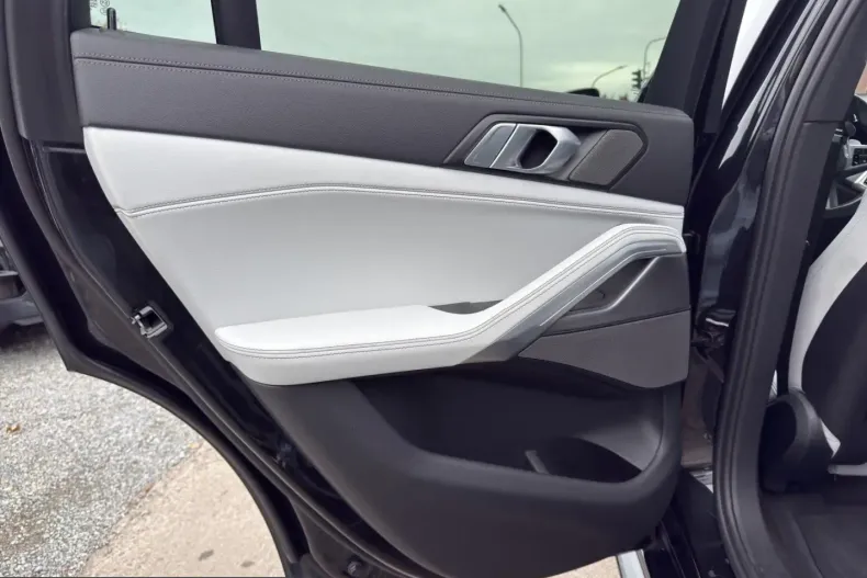 BMW X6 (Seria X) din 2023 cu 71.348 km - oferta BMW261312 - foto 16