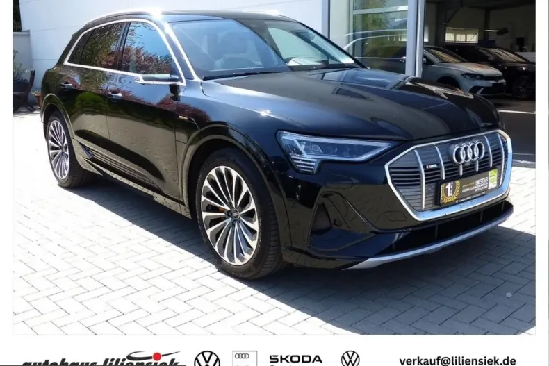 Audi e-tron din 2022 cu 67.840 km - oferta AUD261337 - foto 1